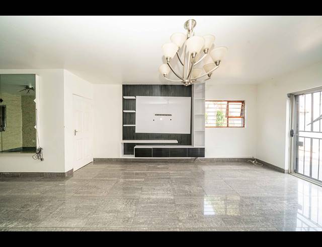 3 BEDROOM FREESTANDING FOR SALE IN SONNEVELD